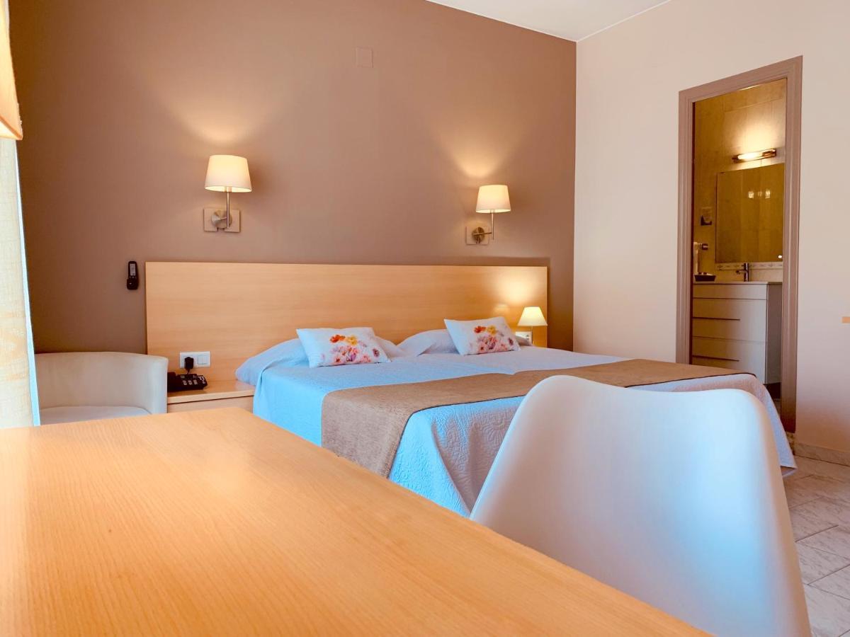 Hotel Restaurant Llansola Sant Carlos de la Ràpita Zewnętrze zdjęcie