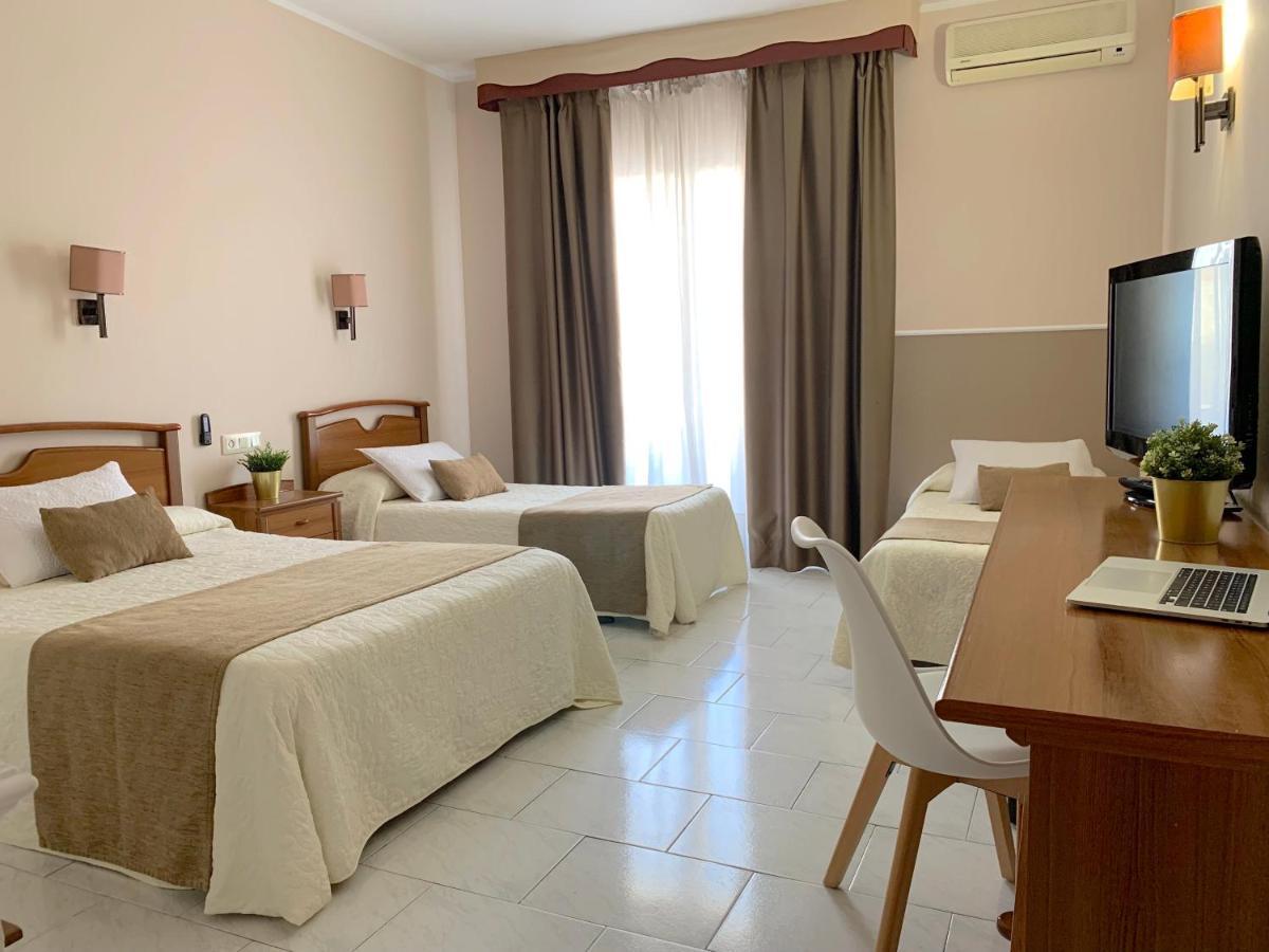 Hotel Restaurant Llansola Sant Carlos de la Ràpita Zewnętrze zdjęcie